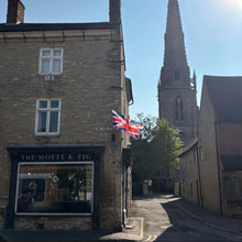 Load image into Gallery viewer, Motte & Fig - Christmas Bauble painting - Monday 15th December